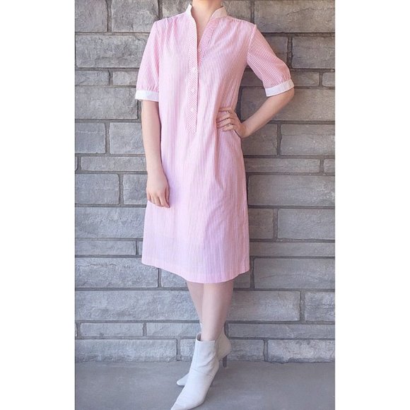 Vintage Dresses & Skirts - Charming Vintage Pink & White Seersucker Shirt Dress